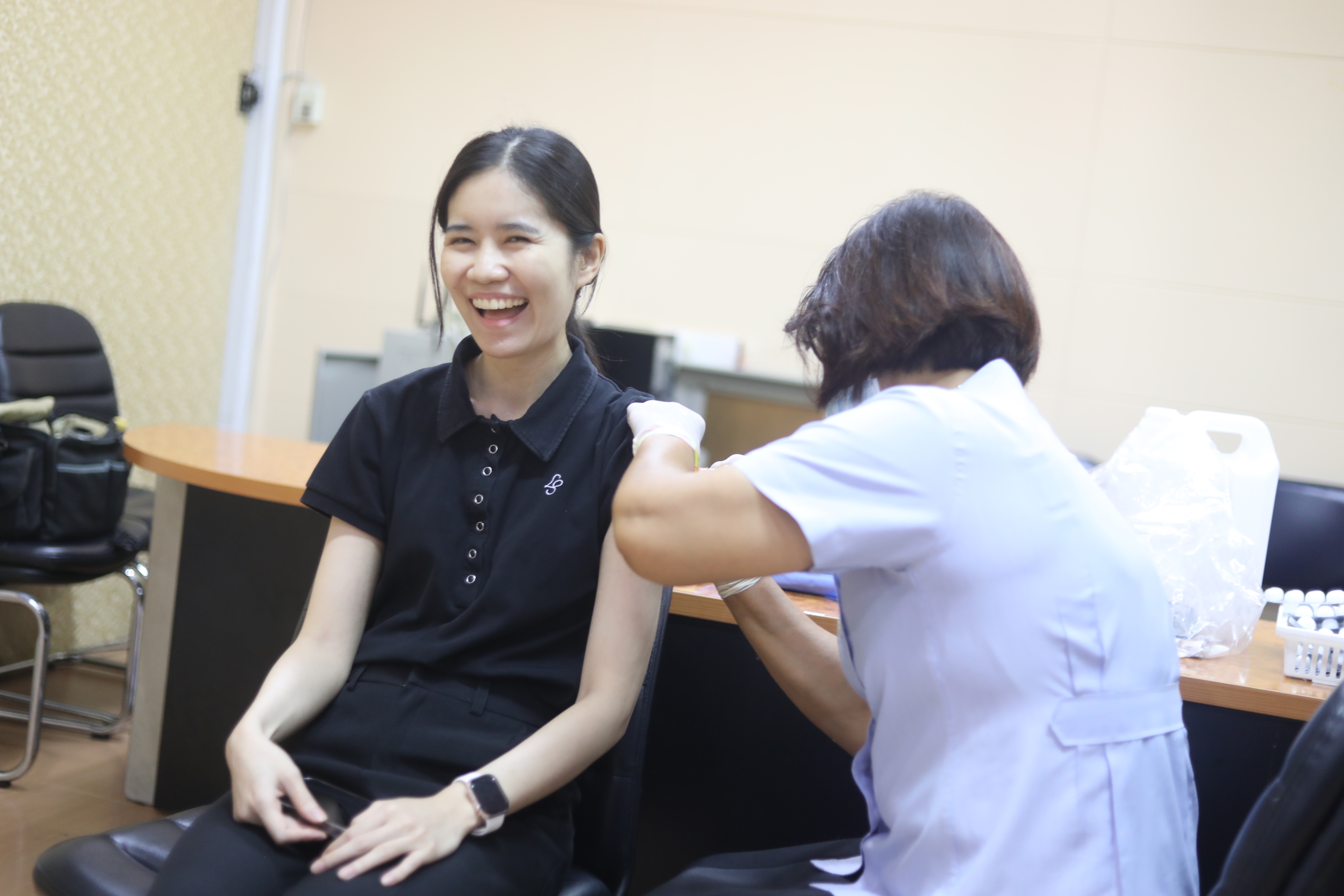 title - ส.ป.ก. จัดสวัสดิการฉีดวัคซีนป้องกันไข้หวัดใหญ่ ชนิด 3 สายพันธุ์ให้กับบุคลากร